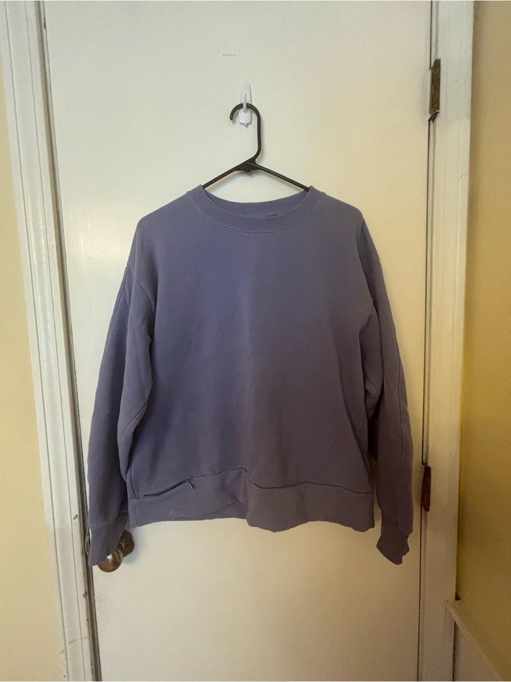 Athleta Crewneck Sweatshirt in Dusty Lavender Purple